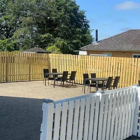 Stort Hus Midt I Sonderjylland Holiday home Agerskov