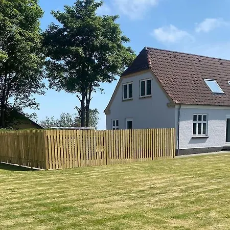 Stort Hus Midt I Sonderjylland *